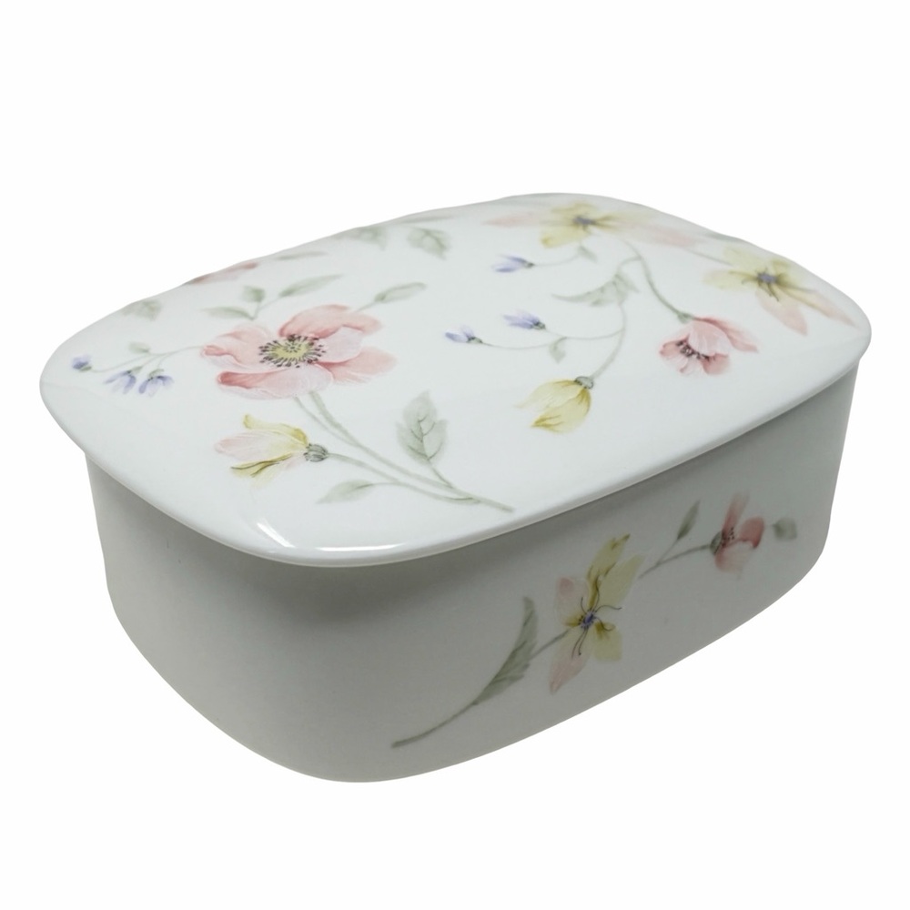 Mikasa Vintage 1987 Pastel Garden Bone China Trinket Box